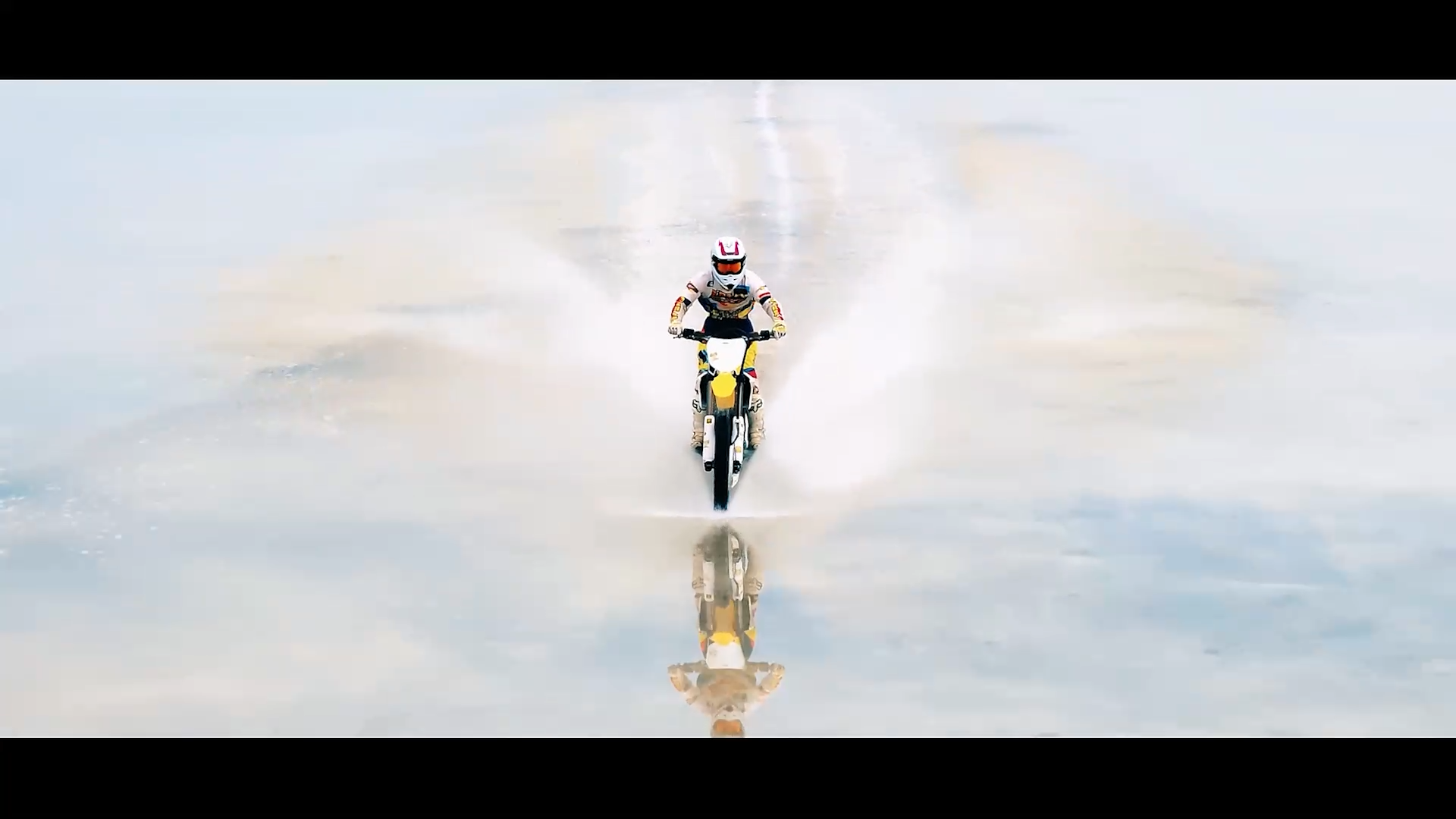 SUR-RON Elektromotorrad in Aktion